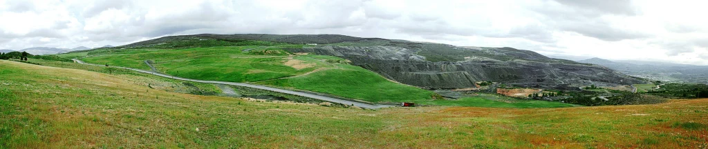 Estudio medioambiental del paisaje que se observa en la foto por al proyectos medioambientales